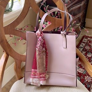 Laundry by Shelli Segal - lilac tote